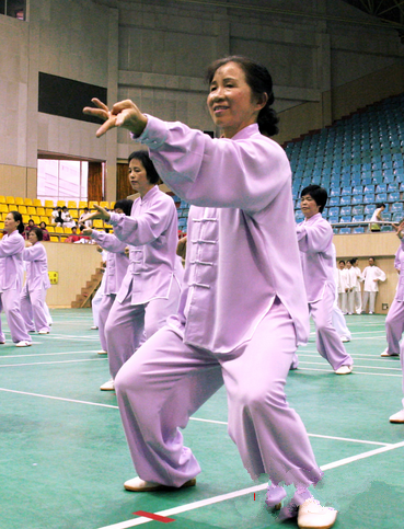 \"要练气功　先要掌握练气功的要领\"