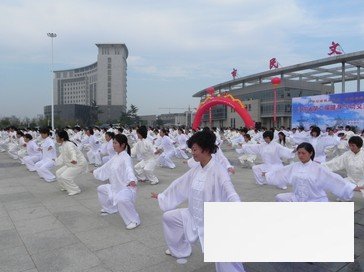 \"老年人练习气功